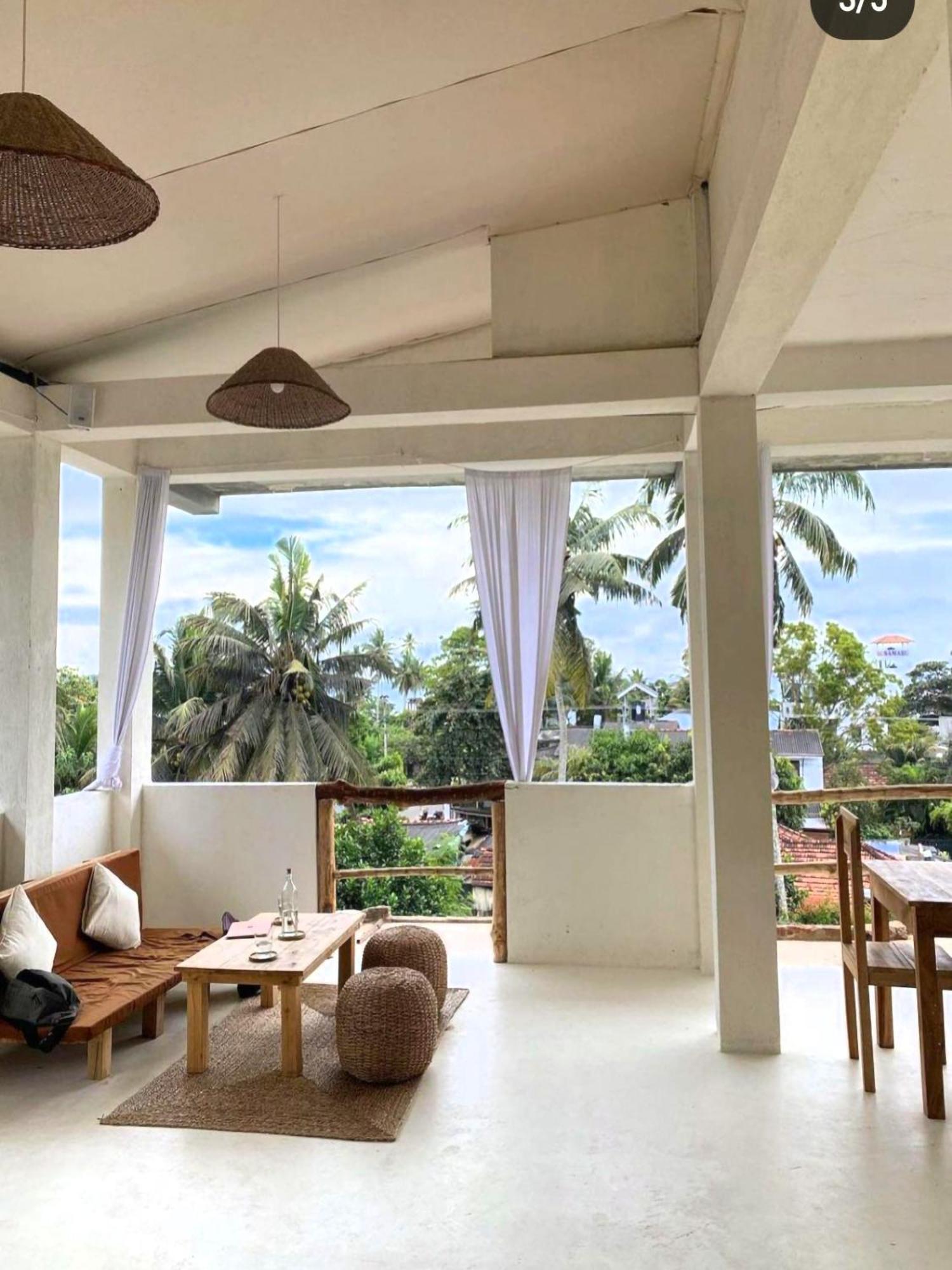 Ocean Bay Surf Resort Weligama Esterno foto