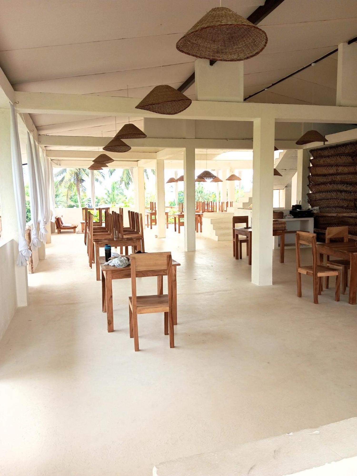 Ocean Bay Surf Resort Weligama Esterno foto