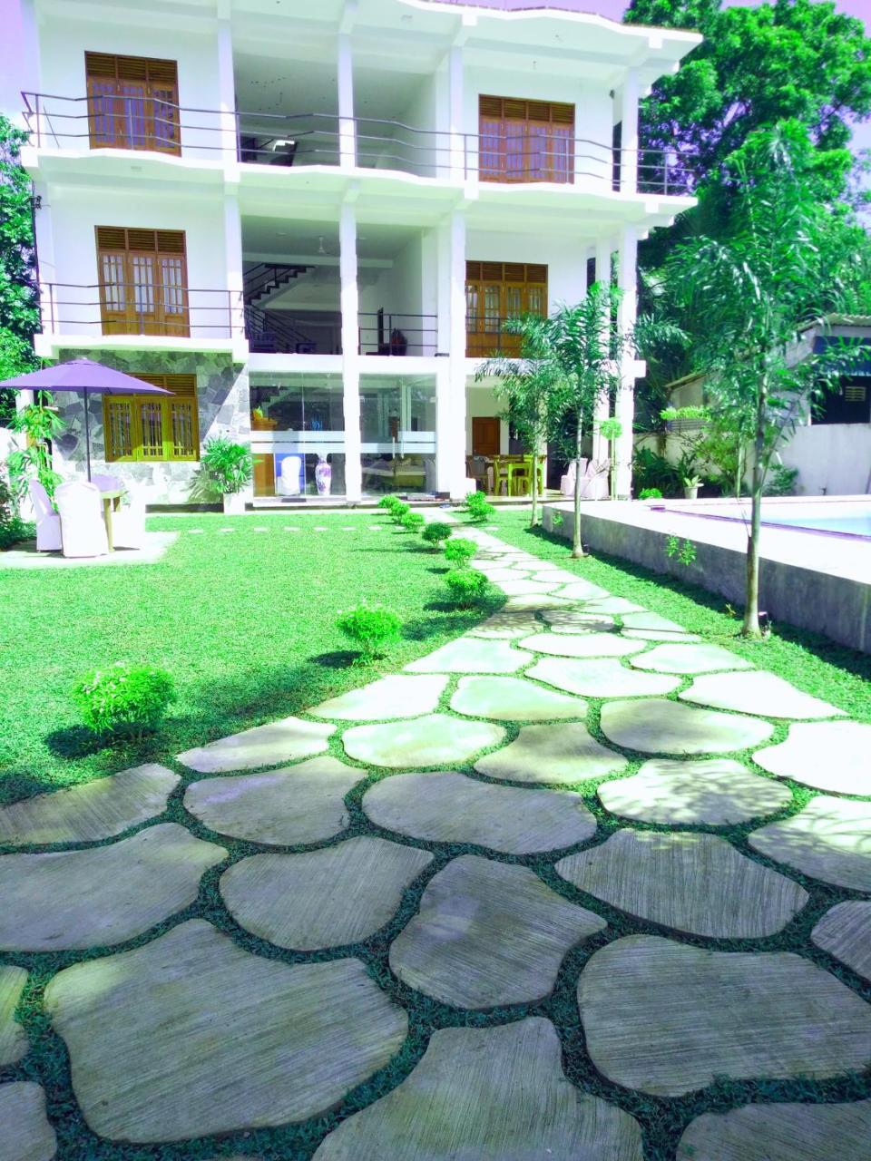 Ocean Bay Surf Resort Weligama Esterno foto