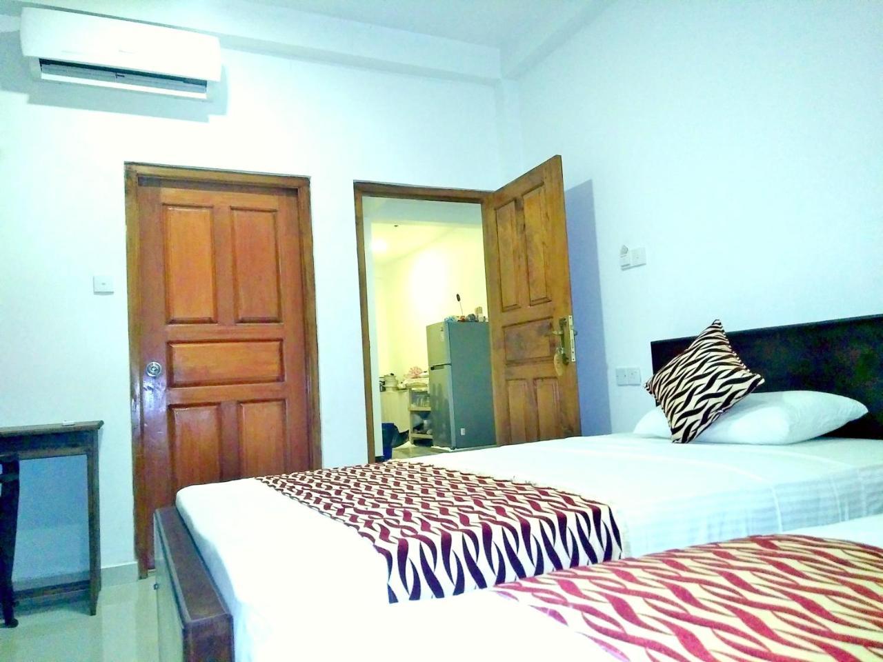 Ocean Bay Surf Resort Weligama Esterno foto