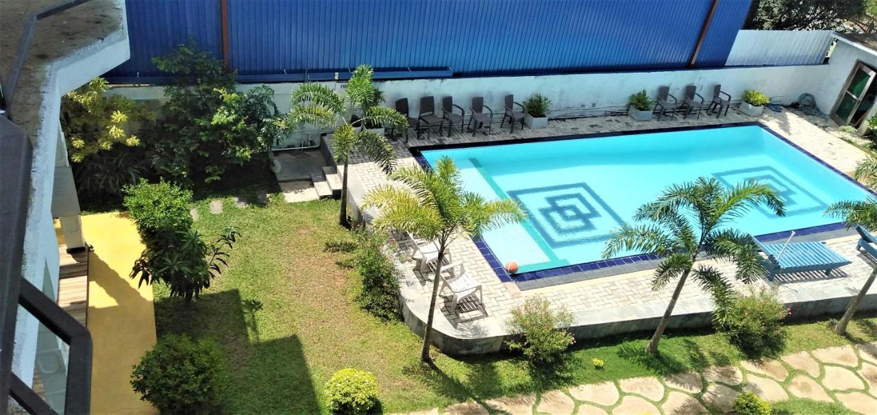 Ocean Bay Surf Resort Weligama Esterno foto